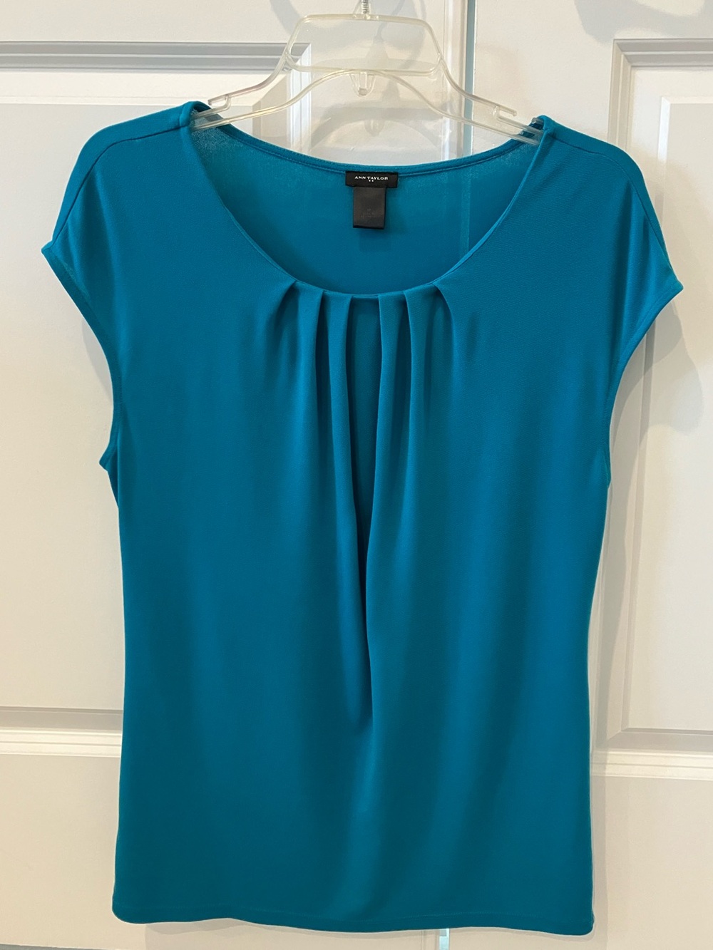 Ann Taylor Teal Pleated Neck Blouse Top Womens Medium Cap Sleeve Career Office